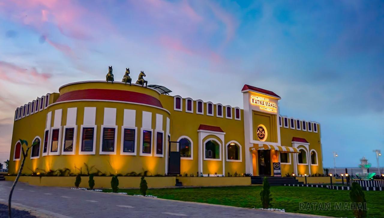 Ratna Mahal Dhāmnod Exterior photo