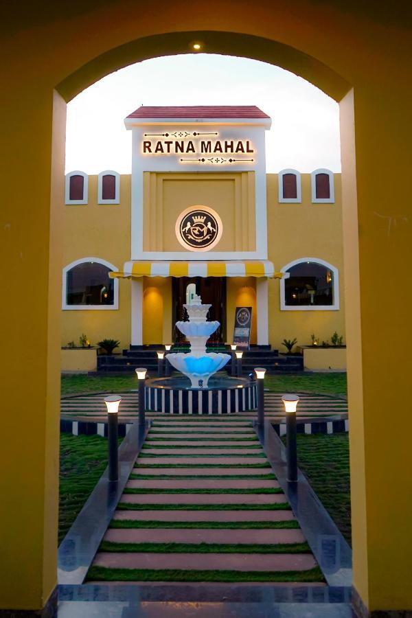 Ratna Mahal Dhāmnod Exterior photo