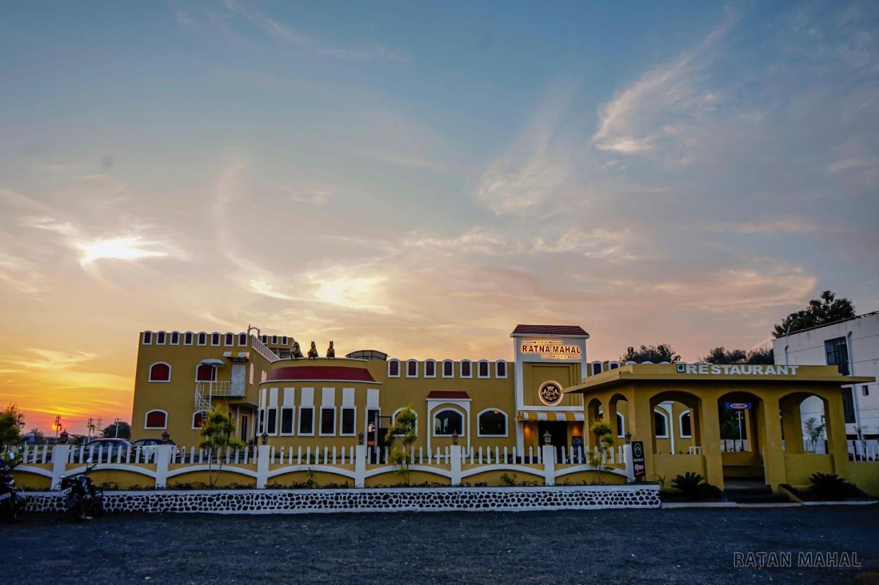 Ratna Mahal Dhāmnod Exterior photo